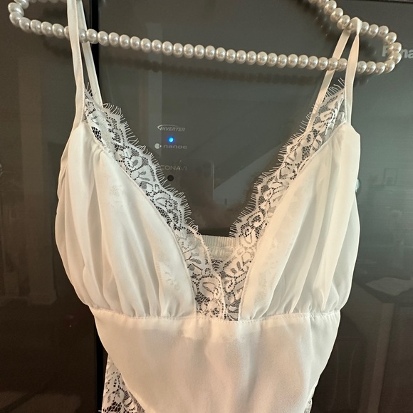 BRIDE / WEDDING / HONEYMOON WHITE BACKLESS RUFFLE MAXI DRESS - Picture 7 of 7